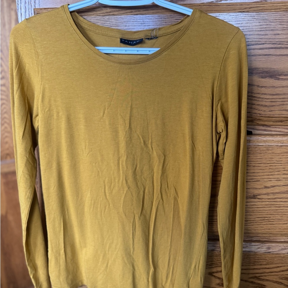 Tahari Gold Fitted Blouse with Long Sleeves